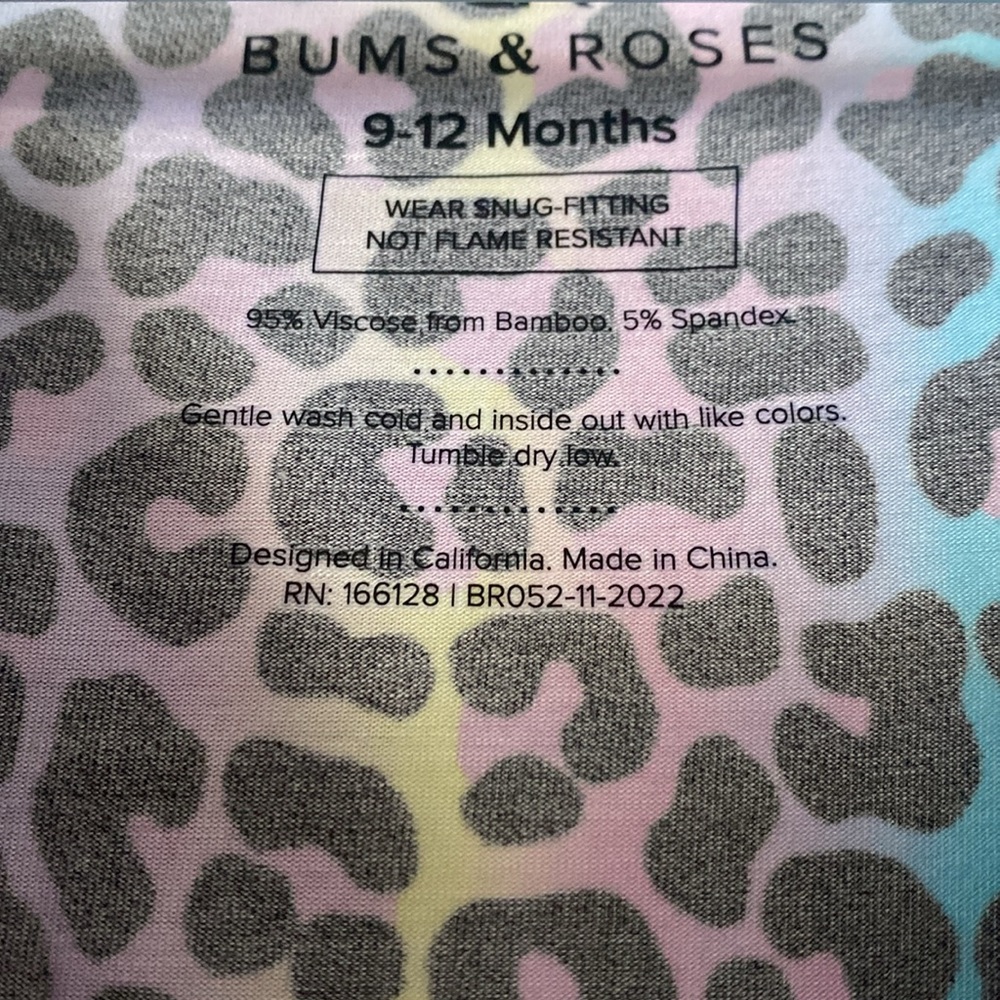 Bums and Roses footed sleeper - Picture 2 of 3